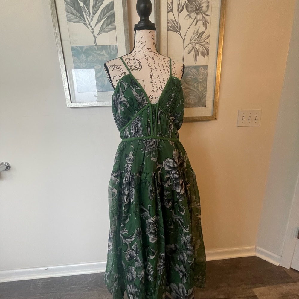 ANTHROPOLOGY MIDI GREEN AND BLACK FLORAL MEDIUM DRESS